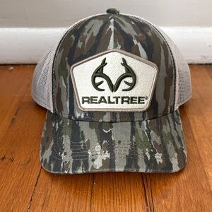 Realtree Camo Mesh Cap with Logo